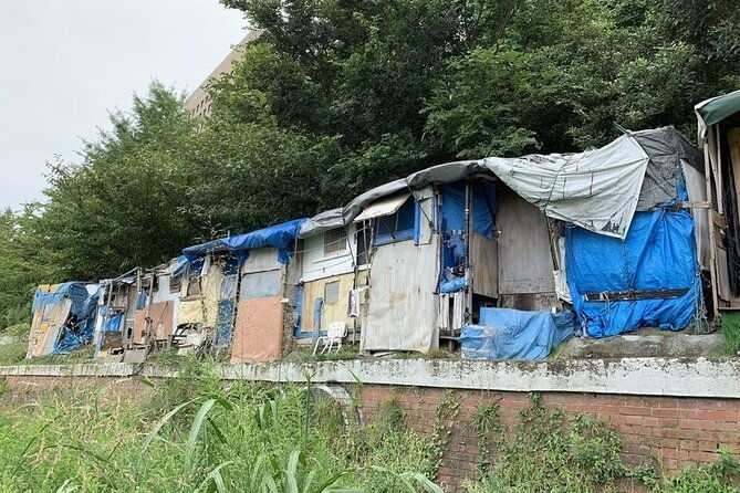 private-shinjuku-kawasaki-tokyo-slum-walking-tour-with-transfer