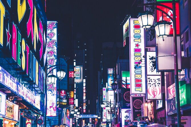 private-shinjuku-nightlife-walking-tour-golden-gai-bar-crawl