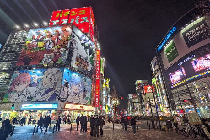private-shinjuku-walking-tour-explore-tokyos-iconic-district