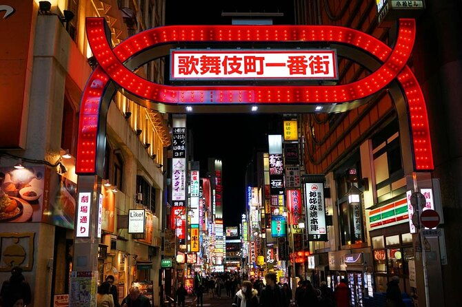 private-shinjuku-walking-tour-explore-tokyos-iconic-district