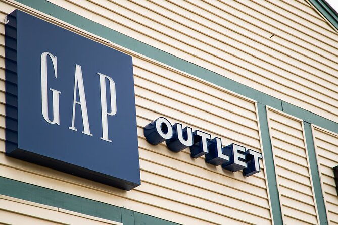 private-shopping-tour-from-boston-to-kittery-premium-outlets