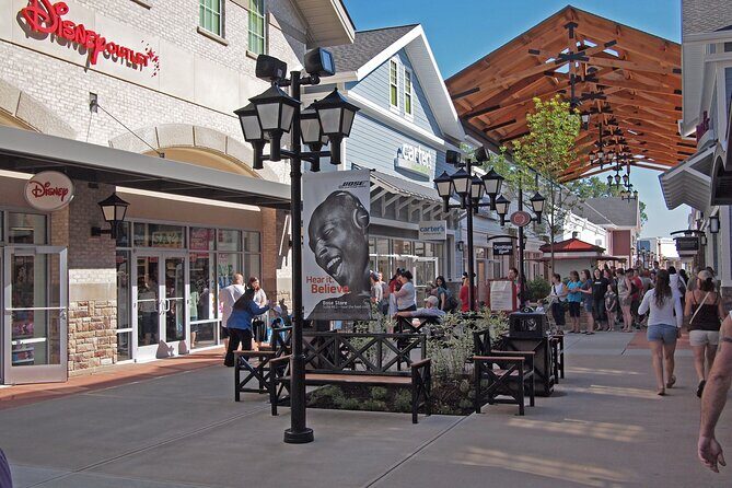 Private Shopping Tour from Boston to Merrimack Premium Outlets - Key Points