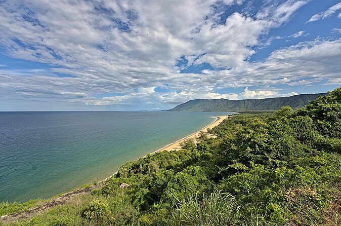 Private Shore Tour: Seafood Sail Cruise Port Douglas - FAQ