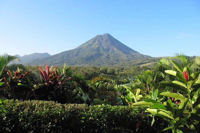 private-shuttle-from-liberia-airport-to-arenal-la-fortuna-costa-rica