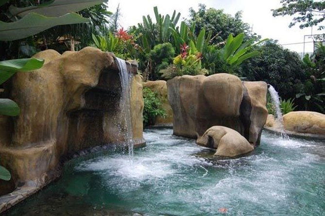 private-shuttle-from-liberia-airport-to-arenal-la-fortuna-costa-rica