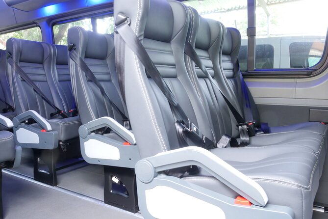 private-shuttle-from-liberia-airport-to-dreams-las-mareas