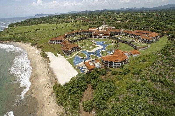 private-shuttle-from-liberia-airport-to-hacienda-pinilla-guanacaste