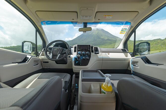 private-shuttle-from-liberia-airport-to-la-fortuna