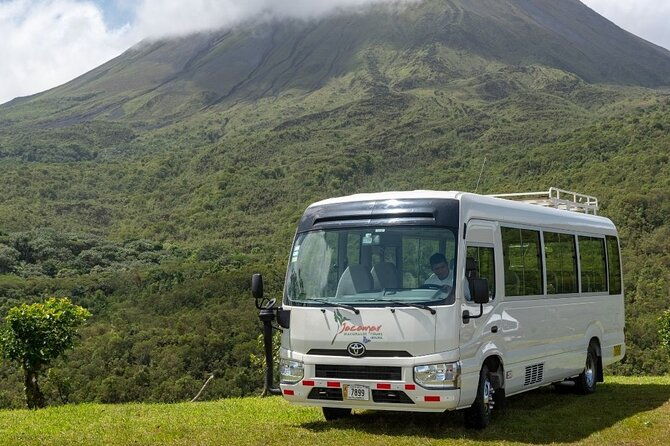 private-shuttle-from-liberia-airport-to-la-fortuna
