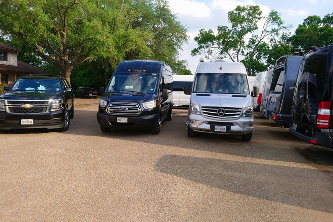 private-shuttle-galveston-to-hobby-airport-hou-for-10-travelers