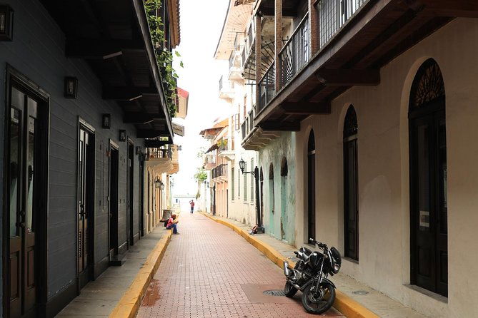 private-shuttle-service-from-tocumen-airport-to-downtown-panama-city