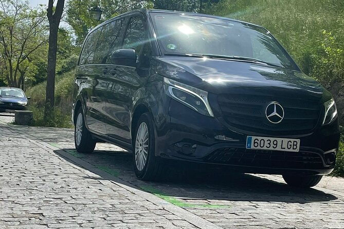 private-shuttle-transfer-from-city-centre-to-airport