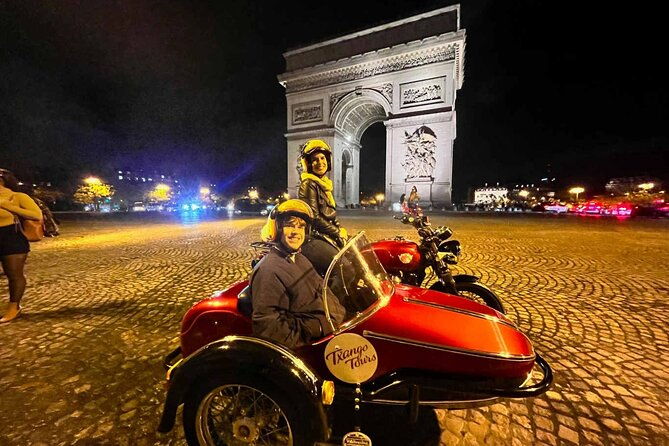 private-sidecar-tour-of-paris-at-night-with-drinks