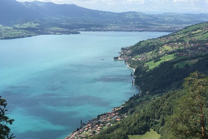 private-sightseeing-boat-trip-on-lake-thun-interlaken