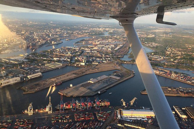 private-sightseeing-flight-over-hamburg