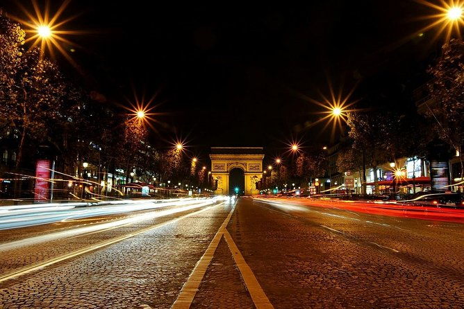 private-sightseeing-in-paris-by-night