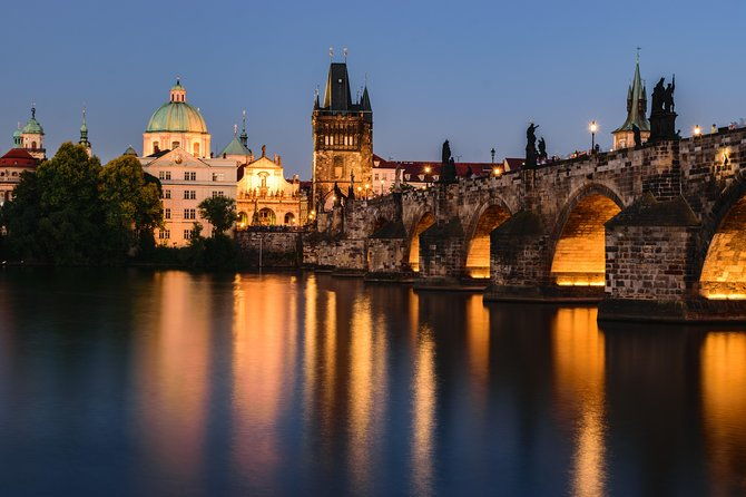 private-sightseeing-in-prague-by-night-2