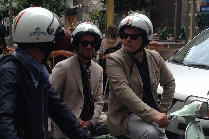 private-sightseeing-tour-in-naples-by-vespa