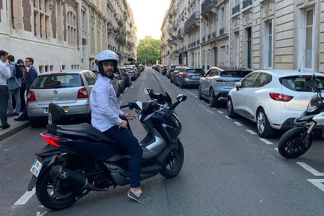 private-sightseeing-tour-in-paris-by-motorcycle