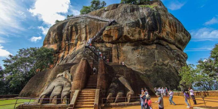 private-sigiriya-and-dambulla-day-tour-from-galle