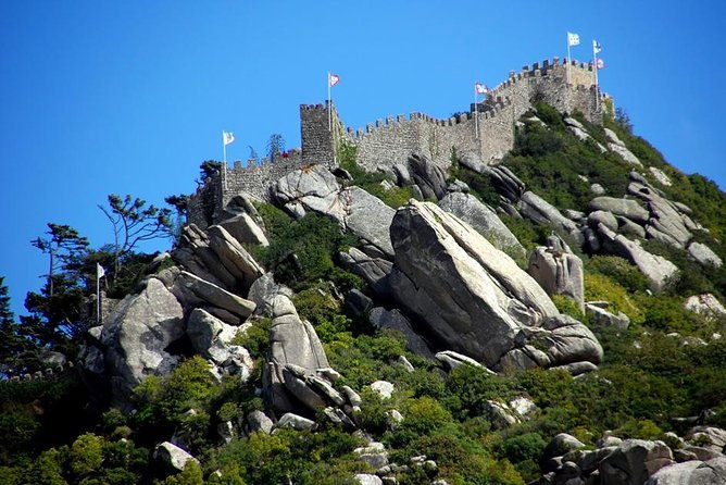 private-sintra-pena-palace-cabo-da-roca-and-cascais-full-day