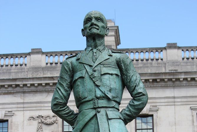 private-sir-winston-churchill-walking-tour-of-london