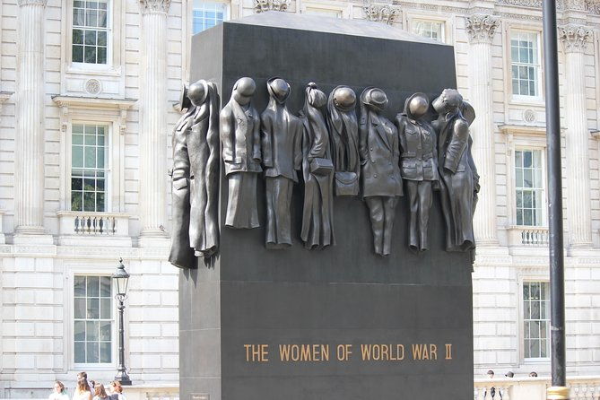 private-sir-winston-churchill-walking-tour-of-london