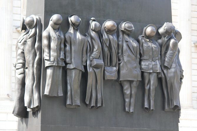 private-sir-winston-churchill-walking-tour-of-london