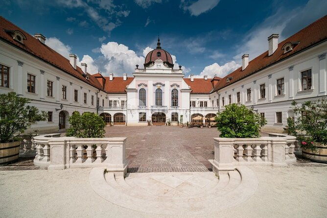 private-sissi-palace-tour-in-godollo-city-with-puszta-tour-option