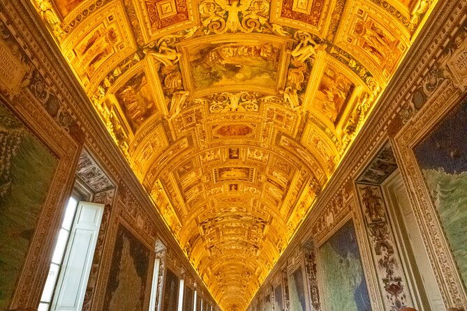 private-sistine-chapel-tour-with-other-vatican-must-see-sites