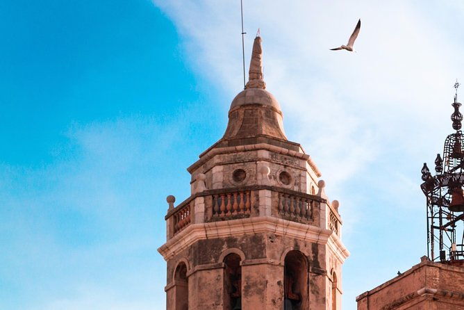 private-sitges-tour-with-wine-tasting-chocolate-local-lunch