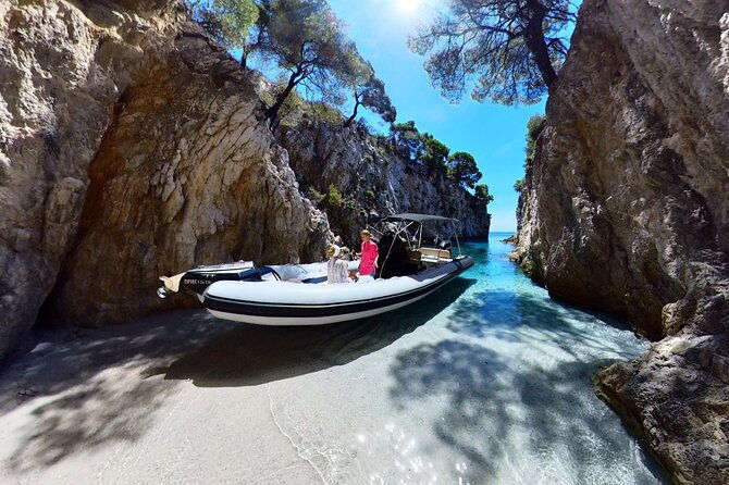private-skopelos-island-boat-cruise-tour-to-mamma-mia-sites-2