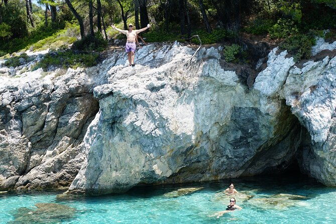 private-skopelos-island-boat-cruise-tour-to-mamma-mia-sites-2