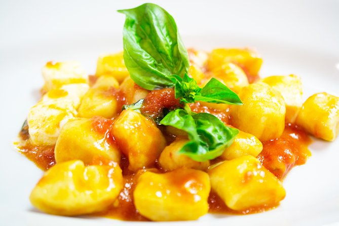 private-small-group-at-quanto-basta-school-in-sorrento-center