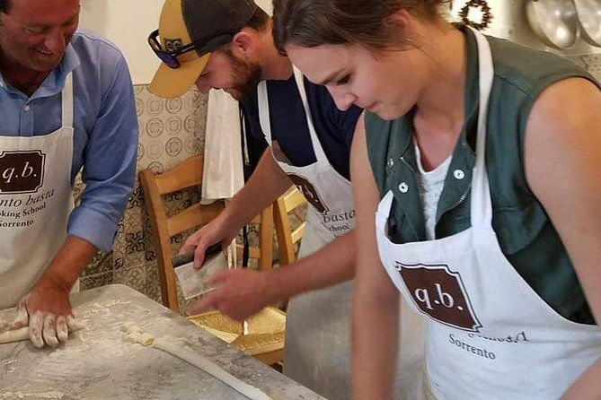 private-small-group-at-quanto-basta-school-in-sorrento-center