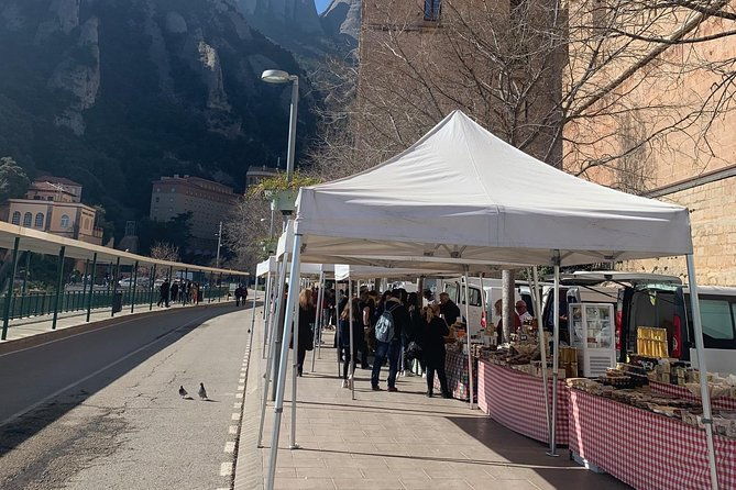 private-small-group-full-day-tour-montserrat-and-cava-visit-with-lunch-and-transportation