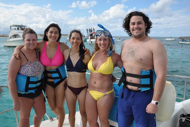 private-small-group-snorkeling-cruise-natural-pool-exclusive-virgin-beach