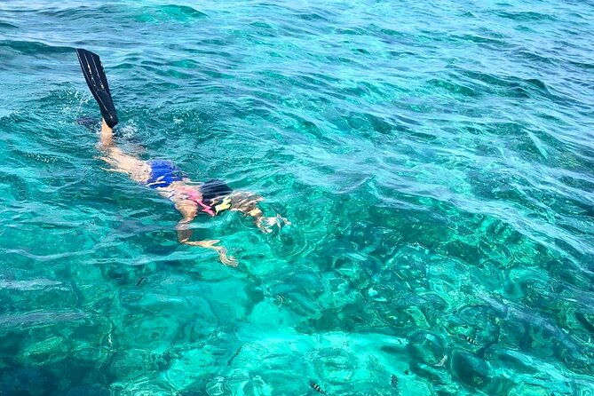private-snorkeling-or-fishing-in-nassau-55ft-cocorijo