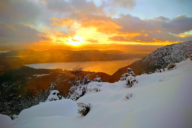 private-snowshoe-hiking-in-bariloche-in-winter
