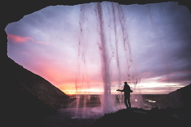 private-south-coast-fire-and-ice-glacier-viewpoint-lava-show