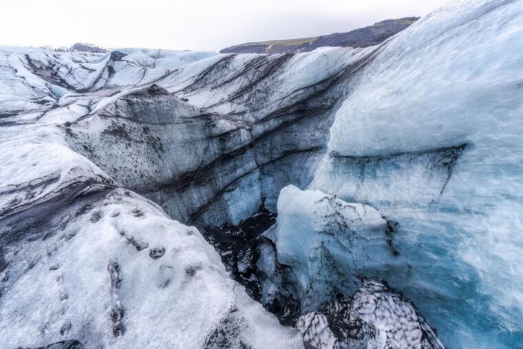 private-south-coast-glacier-black-sand-beach-tour