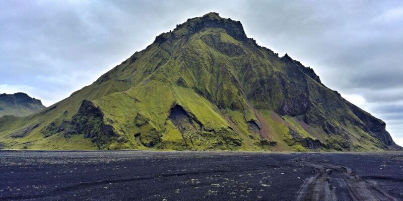 private-south-coast-ice-cave-black-sands-tour