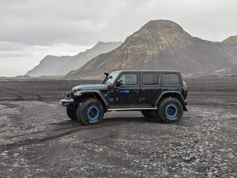 private-south-coast-ice-cave-black-sands-tour
