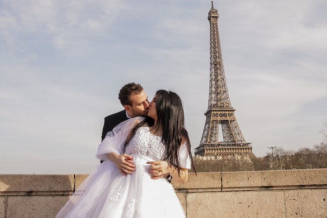 private-souvenir-photo-session-at-the-eiffel-tower