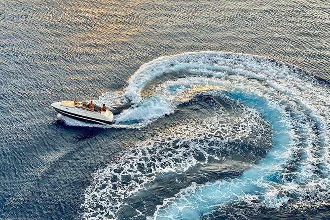 Private speed boat to Ile aux Cerfs full-day Incl: Lunch & Transfer - Key Points