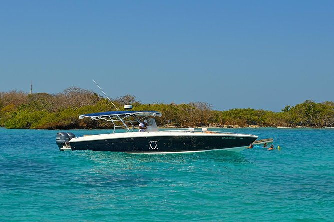 private-speed-boat-to-rosario-islands-baru
