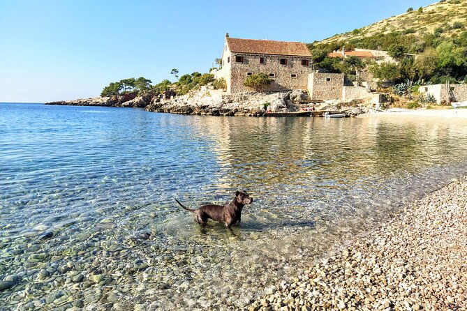 private-speed-boat-tour-of-hvar-south-shore-pakleni-islands