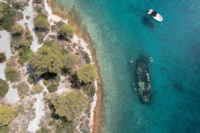 private-speedboat-custome-made-tour-from-trogir-and-split