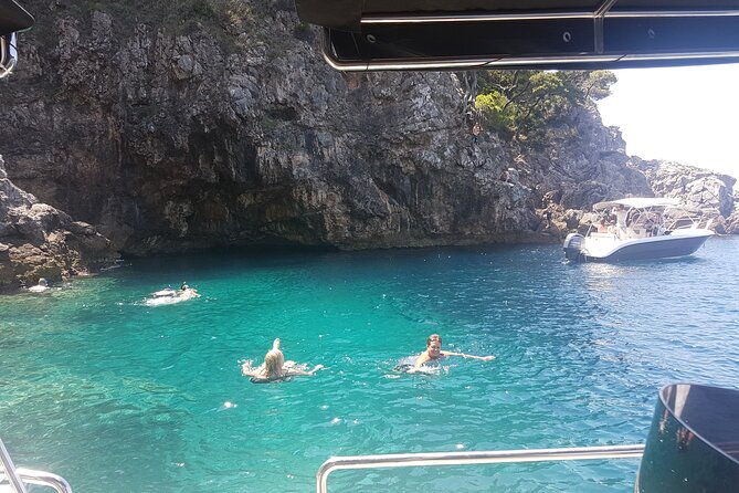 private-speedboat-guided-tour-explore-the-best-of-dubrovnik-islands