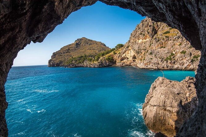 private-speedboat-tour-caves-beaches-islands-and-more